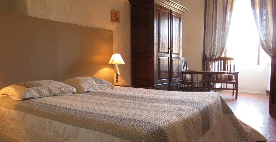 Domaine De Bertrandy Bed & Breakfast Allemagne-en-Provence Eksteriør bilde